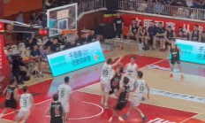 爱游戏 -包含赛艇半决赛上演强强对话，吴越霹雳队大胜齐鲁天虎队，战术调整见效；韧性与执行并存的词条