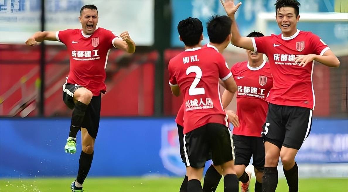 爱游戏全站 -包含转折点！成都蓉城远射贴柱；NBA季后赛清晨攻防权衡；赛场秩序良好；临场指挥获称赞的词条